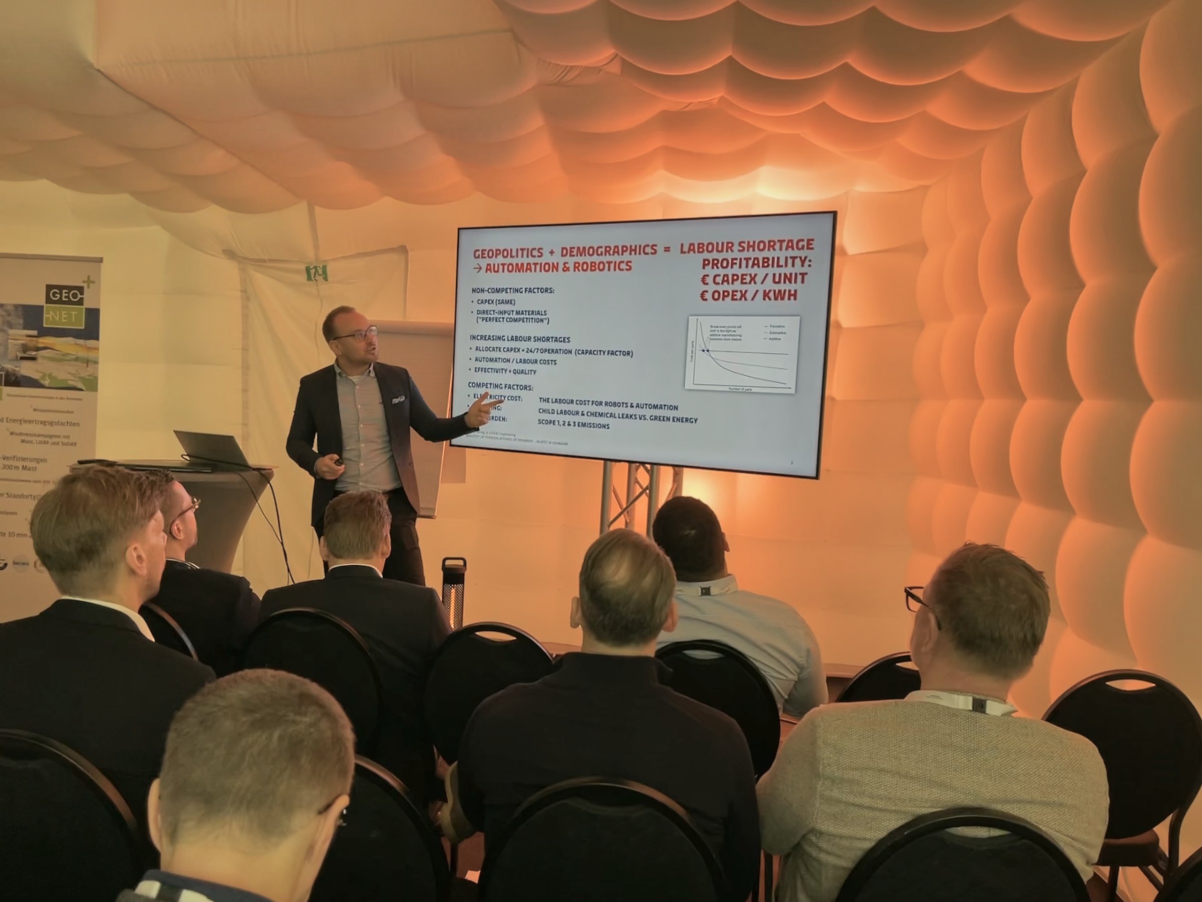 Presenting the automation thesis on stage